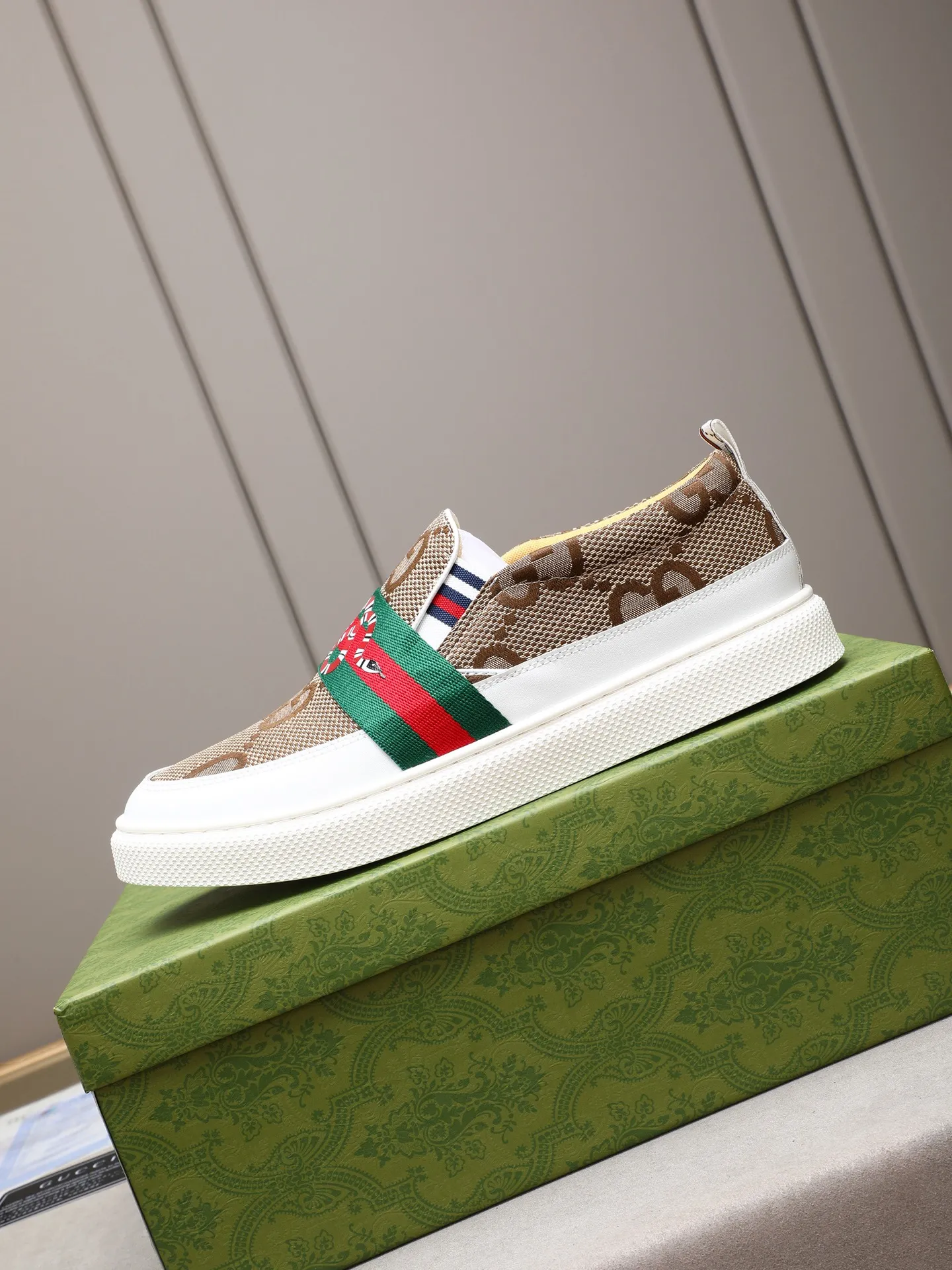 PP400 Dior upper cowhide ➕Dior classic fabric ➕Leather lining original non-slip wear-resistant lightweight soft outsole Style category: men's casual shoes, trendy style, comfortable on the feet Color: actual picture color 38-44 size (45 customized)